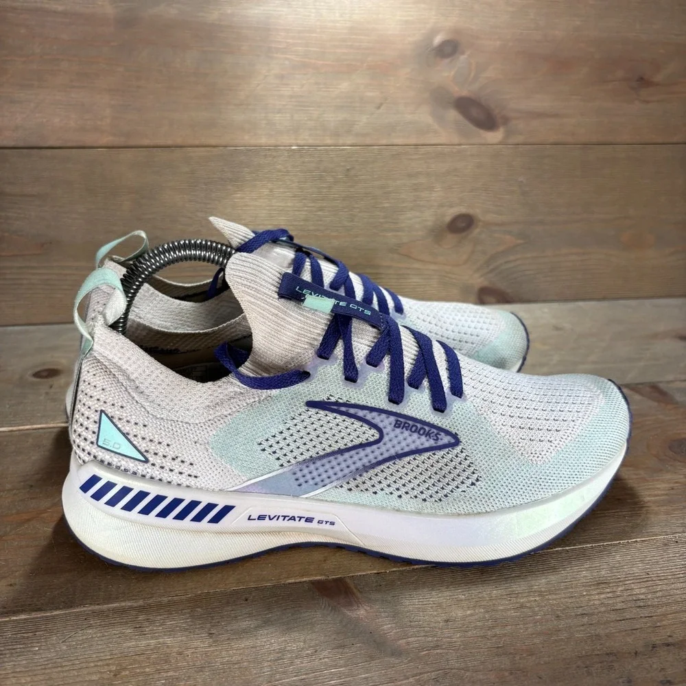 Brooks Levitate GTS 5 Womens size 8 shoes White Mesh Running sneakers